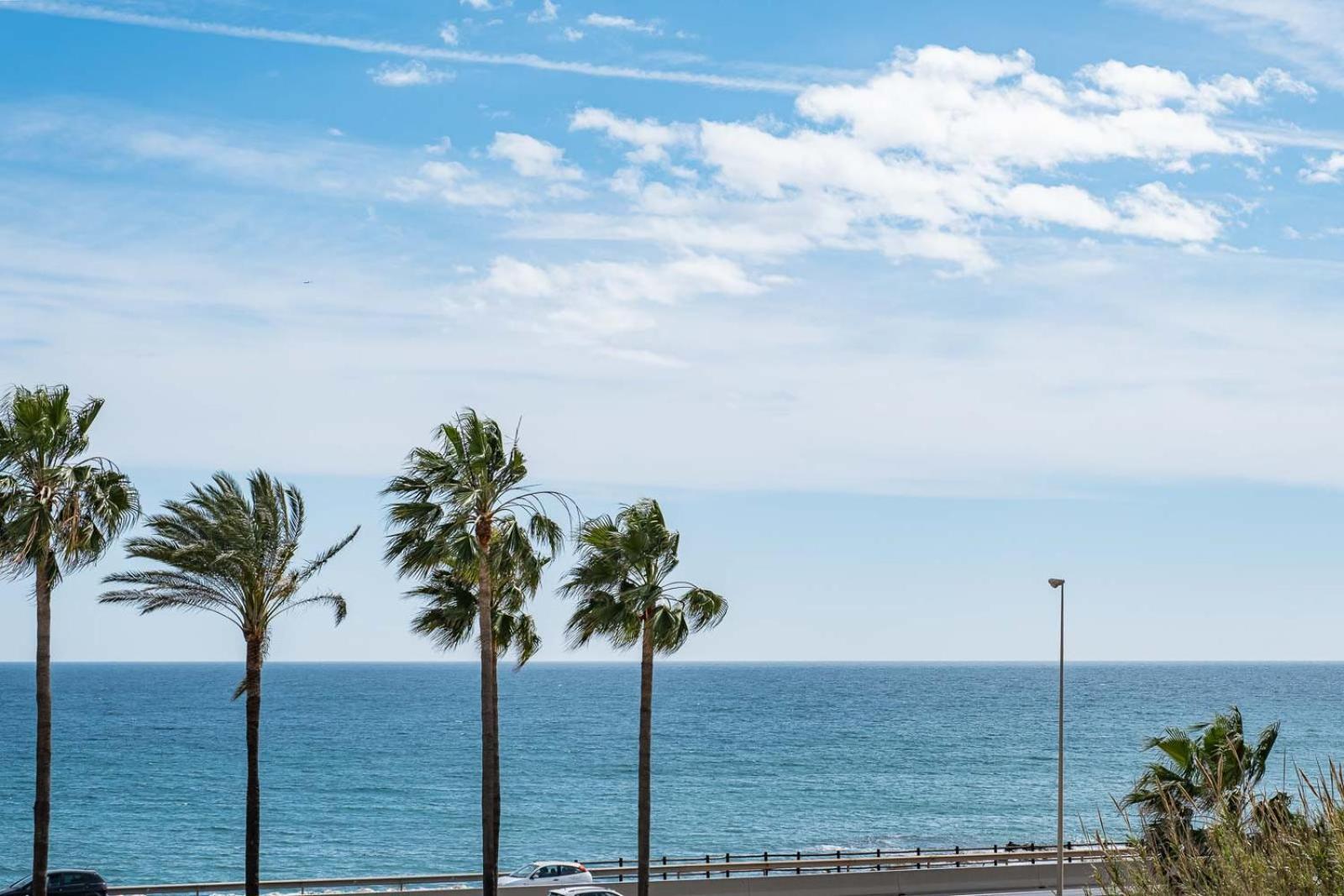 Family & Beach Apartments Mijas Costa & Fuengirola By Alfresco Stays El Faro Exterior photo