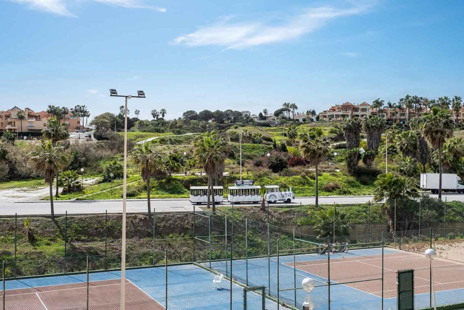 Family & Beach Apartments Mijas Costa & Fuengirola By Alfresco Stays El Faro Exterior photo