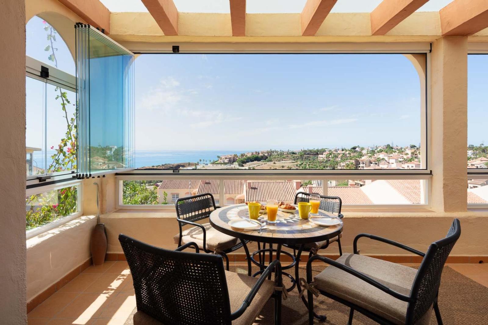 Family & Beach Apartments Mijas Costa & Fuengirola By Alfresco Stays El Faro Exterior photo