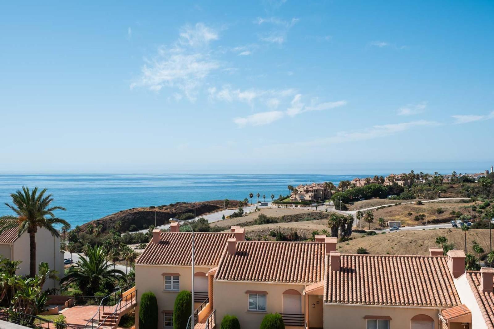Family & Beach Apartments Mijas Costa & Fuengirola By Alfresco Stays El Faro Exterior photo