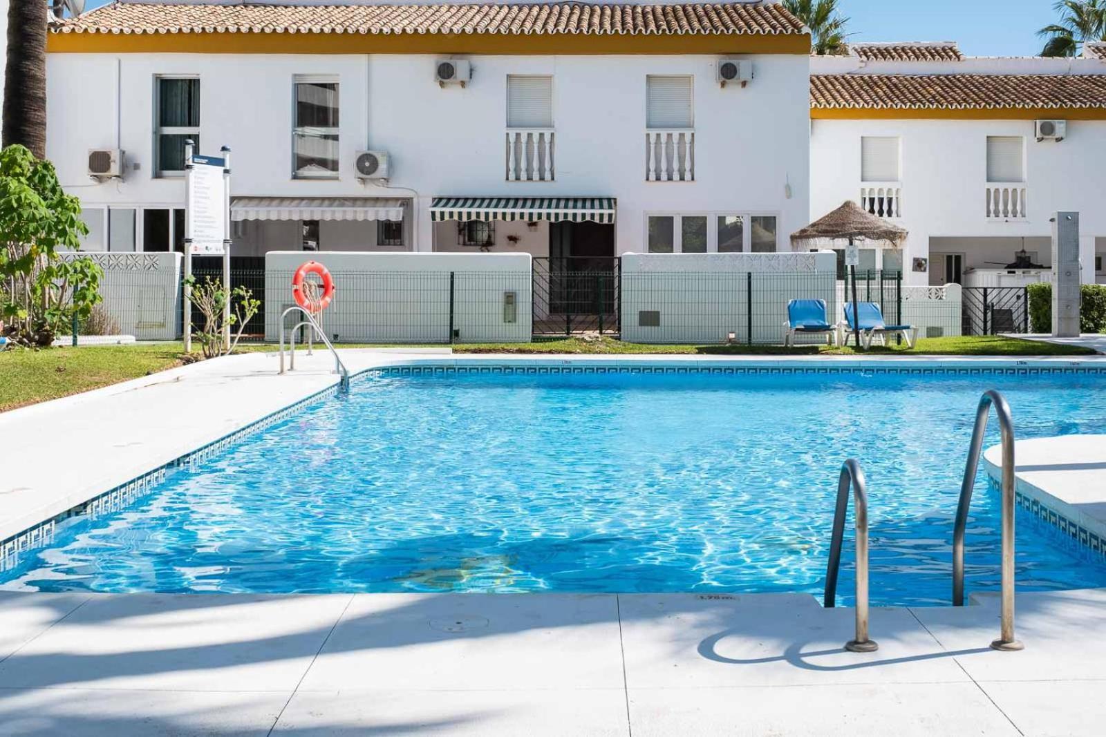 Family & Beach Apartments Mijas Costa & Fuengirola By Alfresco Stays El Faro Exterior photo